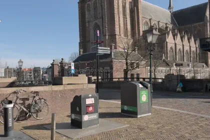 Groepsfoto bij de kerk image