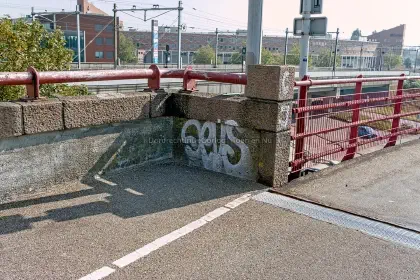 Paratroopers on the Zwijdrechtse brug image