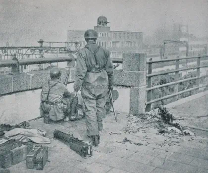Paratroopers on the Zwijdrechtse brug image