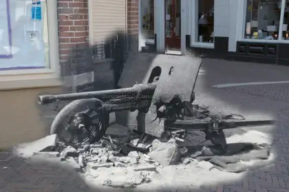 Kanon bij café Pul image