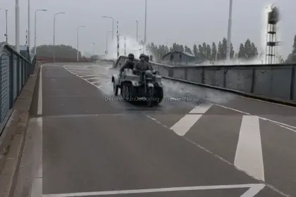 Duitsers op de Zwijndrechtse brug image