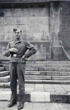 Poseren bij de gebroeders De Wit image