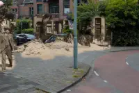 Barricades in de Willemstraat thumbnail