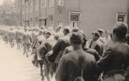 Nederlandse krijgsgevangenen op de Singel image