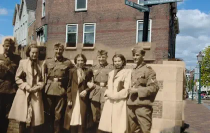 Poseren bij de Lange Gelderdse kade image