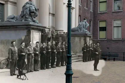 Binnenlandse Strijdkrachten voor het stadhuis image