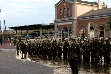 Duitse soldaten voor het station image